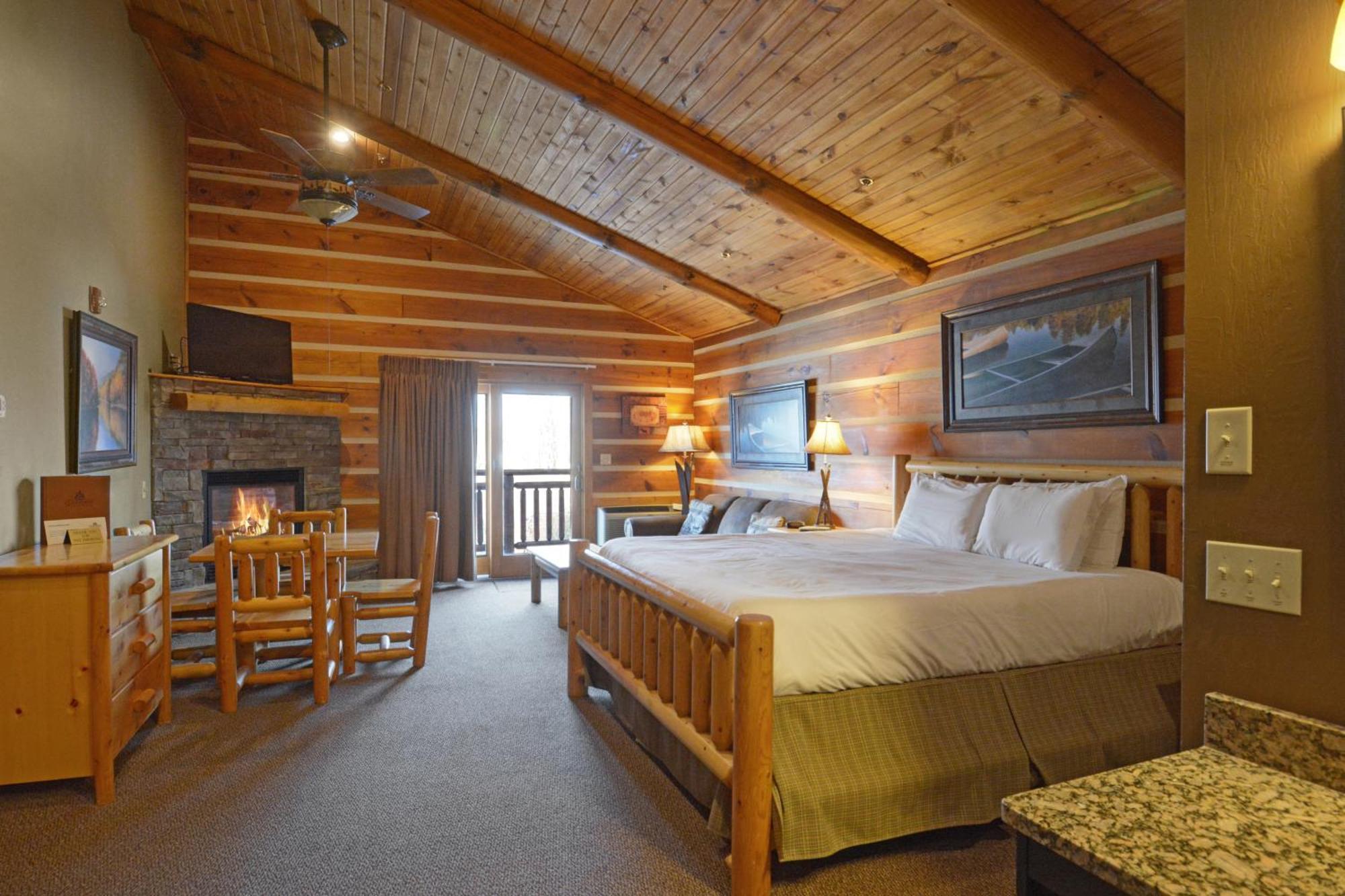 The Lodges At Sunset Village McHenry Room photo