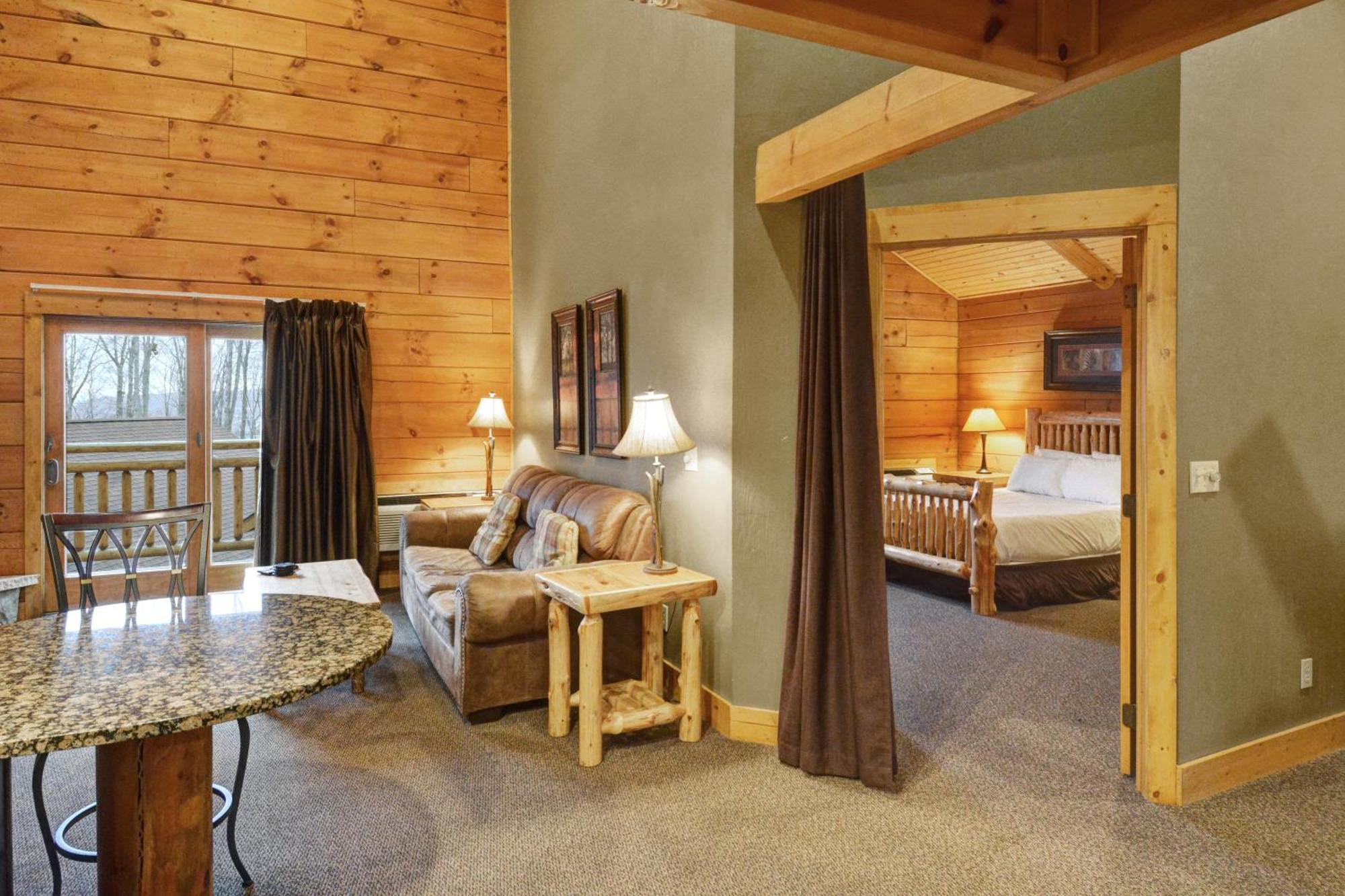 The Lodges At Sunset Village McHenry Room photo