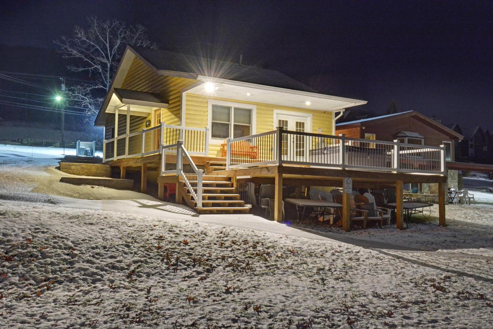The Lodges At Sunset Village McHenry Exterior photo