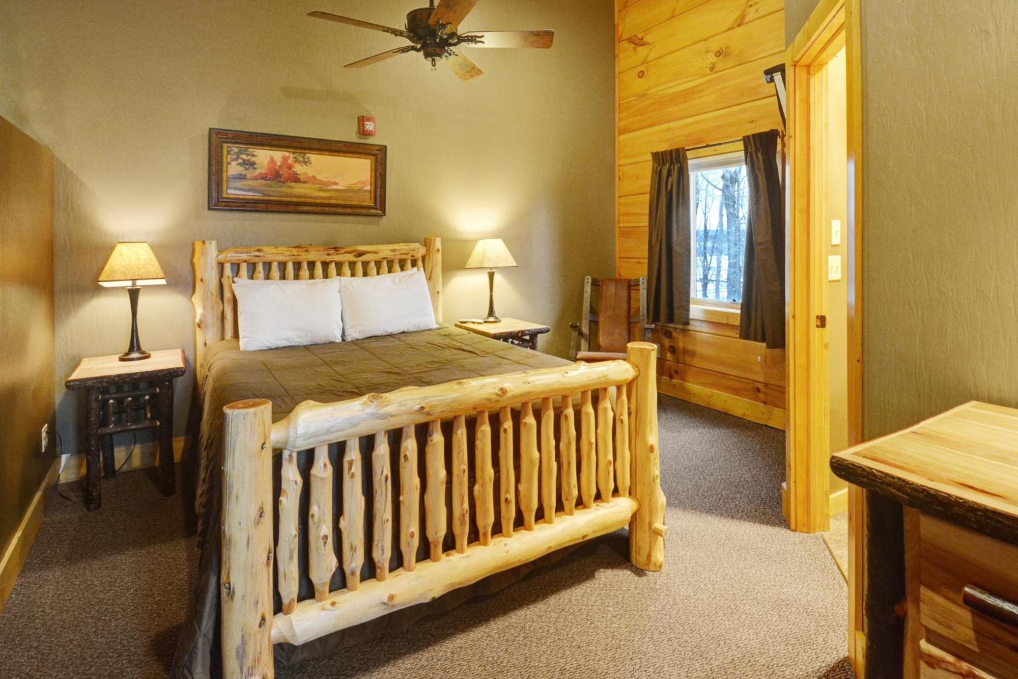 The Lodges At Sunset Village McHenry Room photo