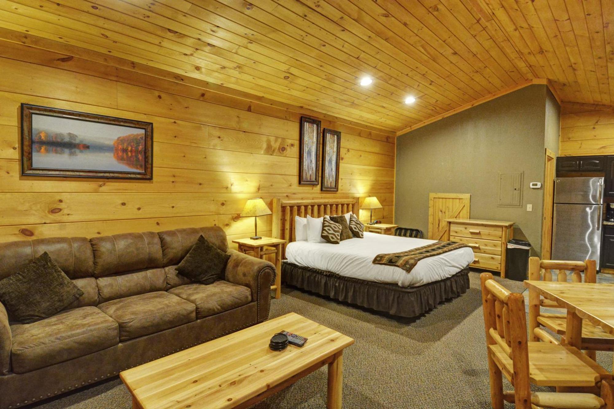 The Lodges At Sunset Village McHenry Room photo