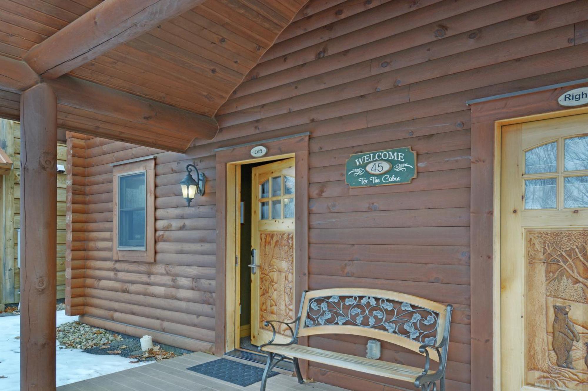 The Lodges At Sunset Village McHenry Room photo