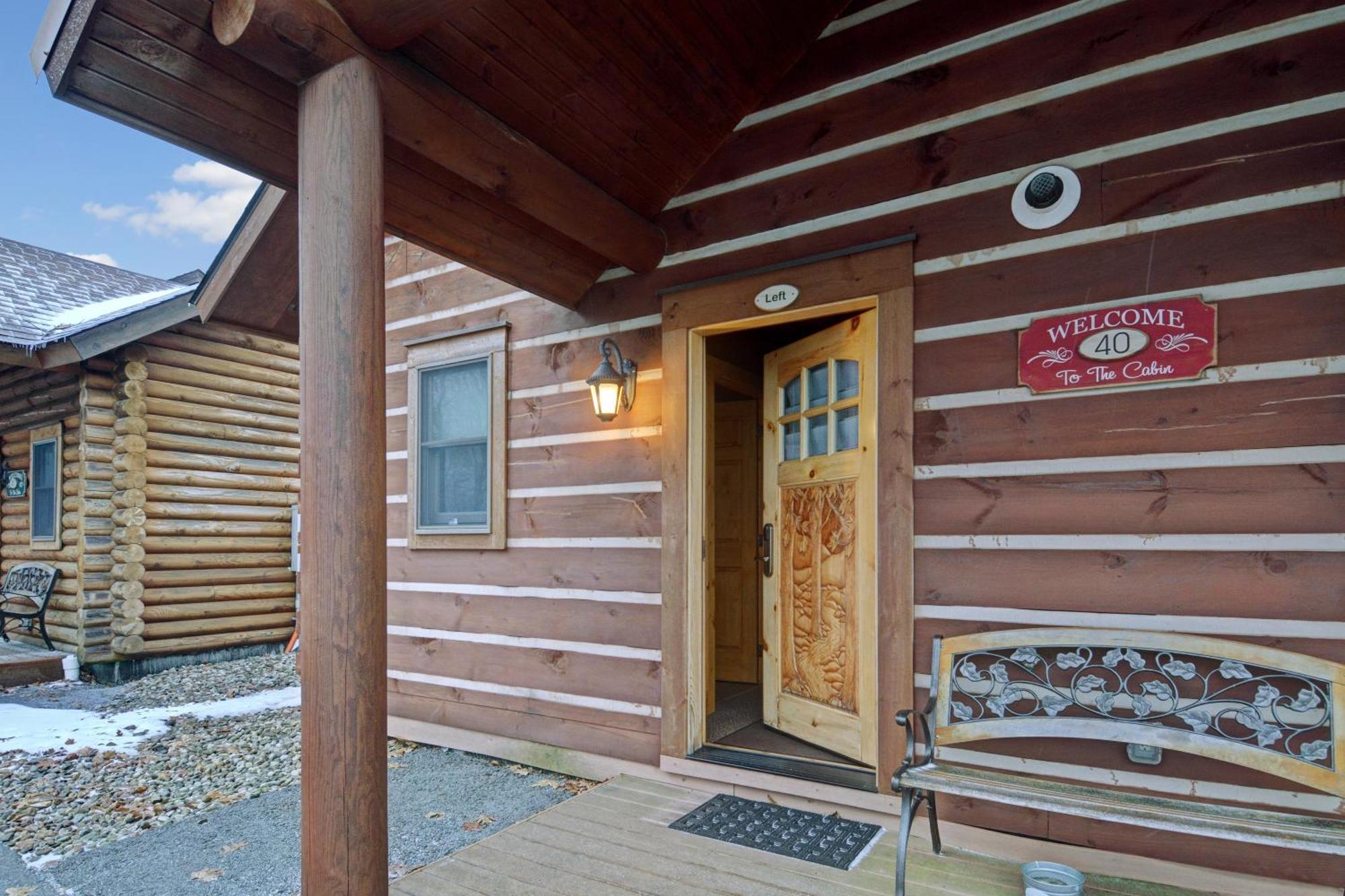 The Lodges At Sunset Village McHenry Room photo