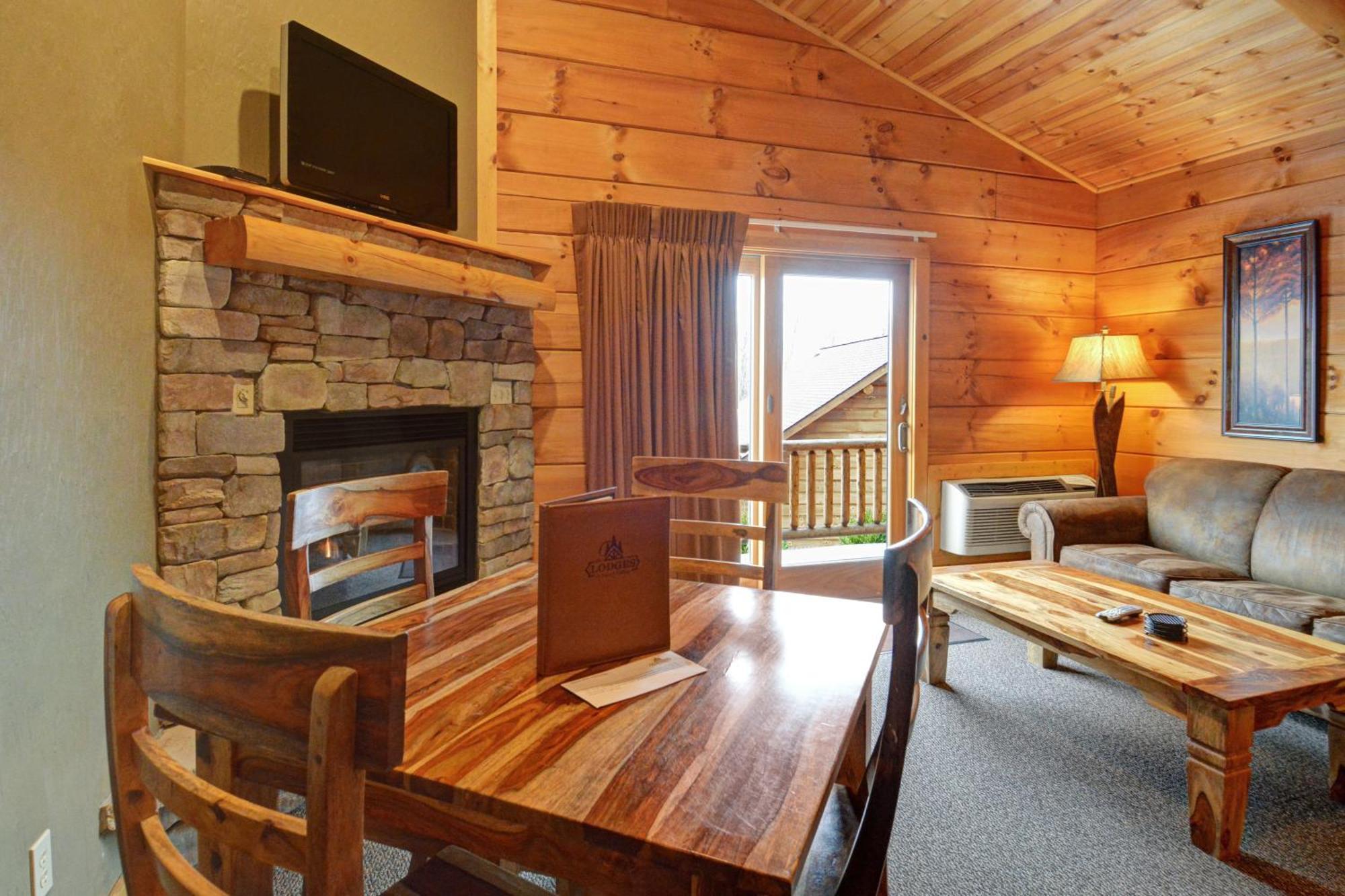 The Lodges At Sunset Village McHenry Room photo