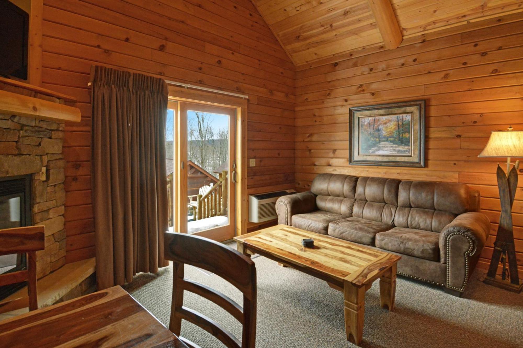 The Lodges At Sunset Village McHenry Room photo