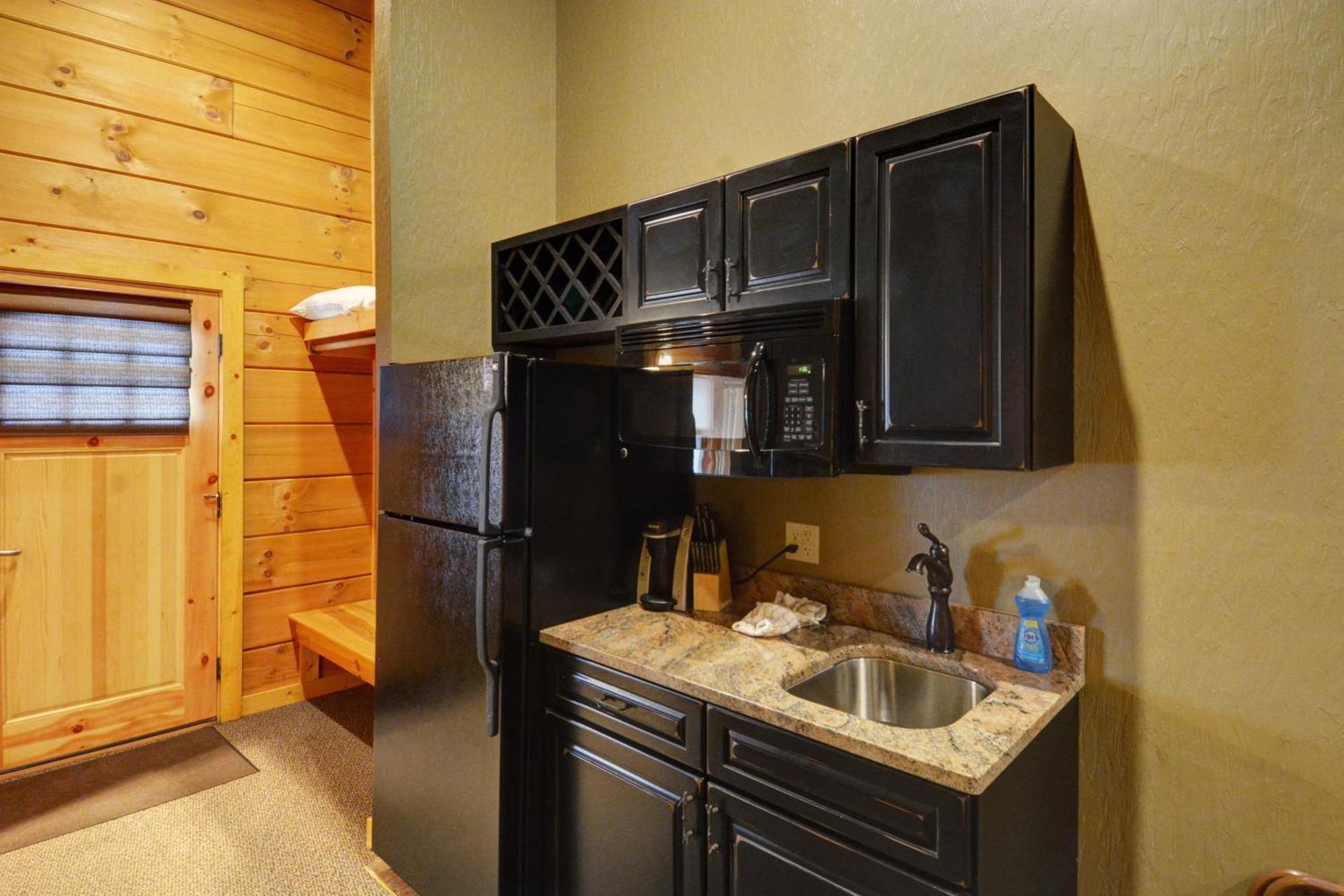 The Lodges At Sunset Village McHenry Room photo